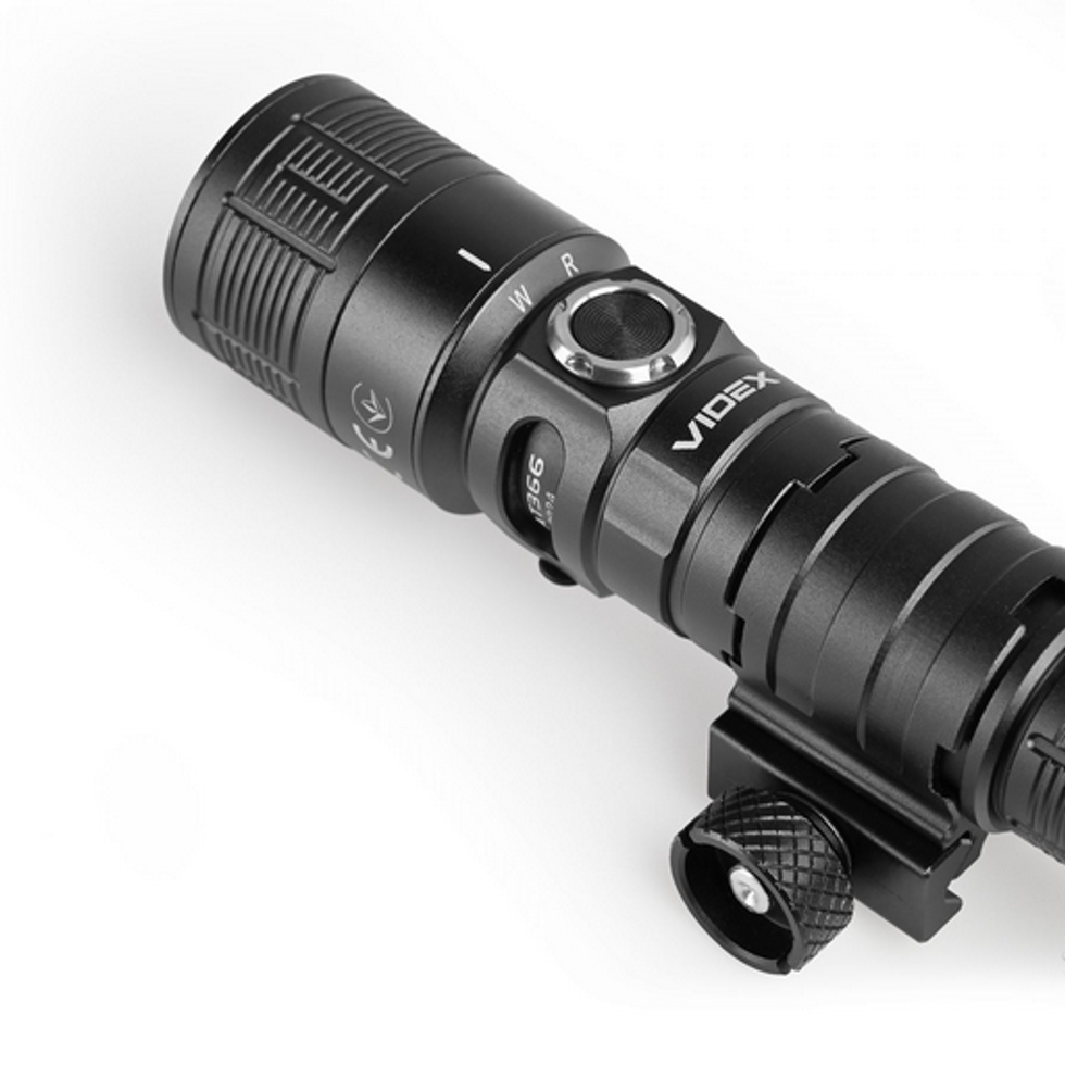 TACTICAL LED EL FENERİ 1000 LÜMEN 5000K DOĞAL BEYAZ IŞIK