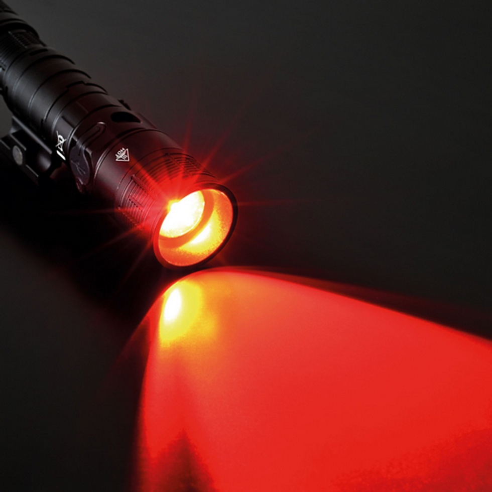 TACTICAL LED EL FENERİ 1000 LÜMEN 5000K DOĞAL BEYAZ IŞIK