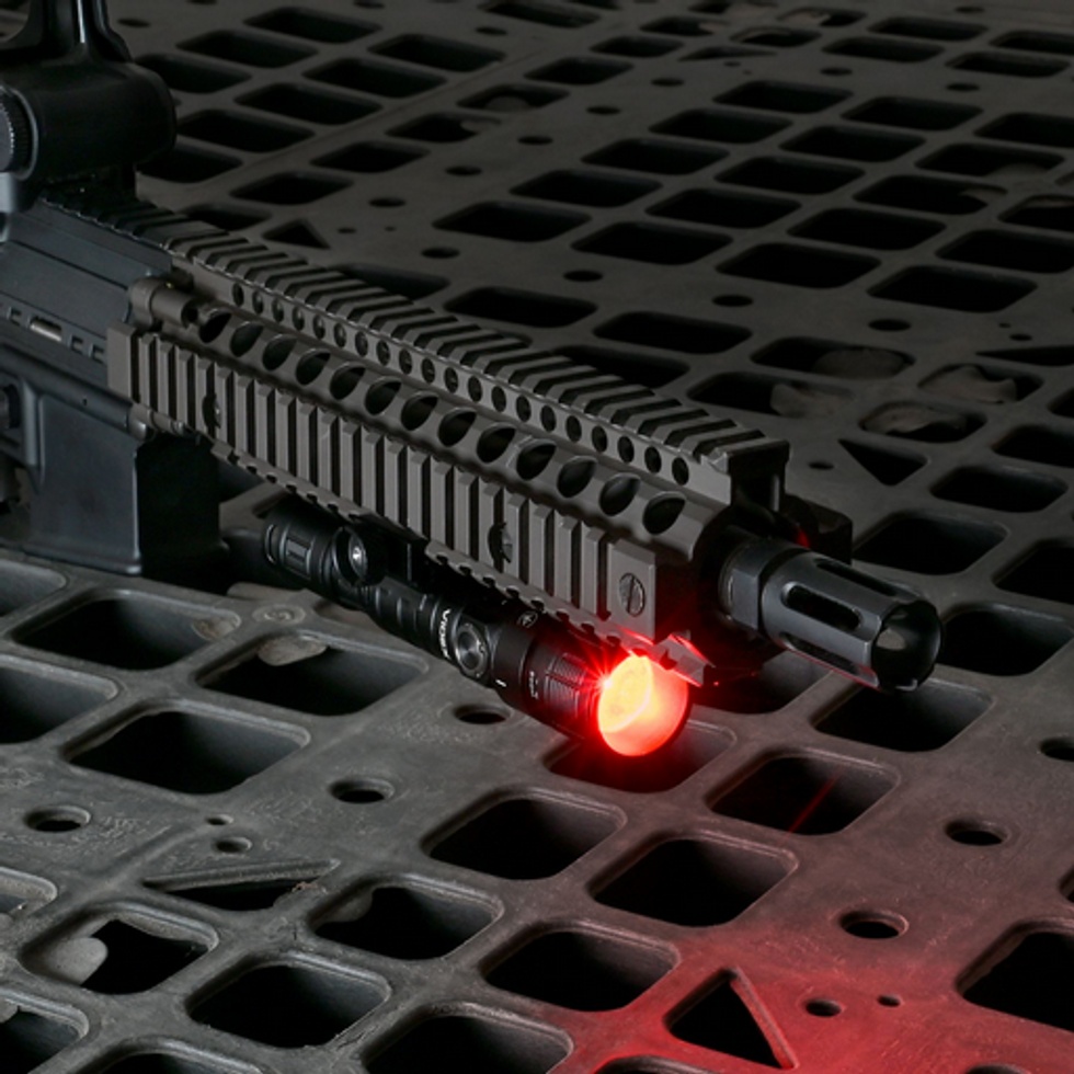 TACTICAL LED EL FENERİ 1000 LÜMEN 5000K DOĞAL BEYAZ IŞIK